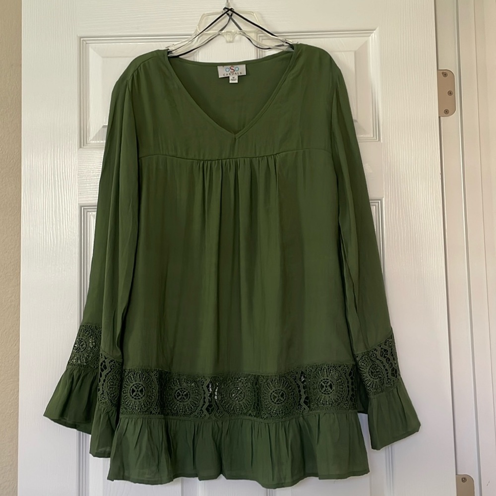 OSO CASUAL OLIVE GREEN BELL SLEEV V-NECK TOP WITH CROCHET LACE DESIGNS- SIZE M